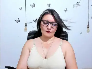 Amie-Adams82  live sex cam