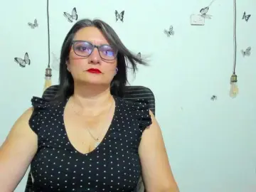 Amie-Adams82  live sex cam