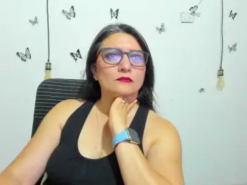 Amie-Adams82  live sex cam