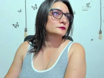 Amie-Adams82  live sex cam