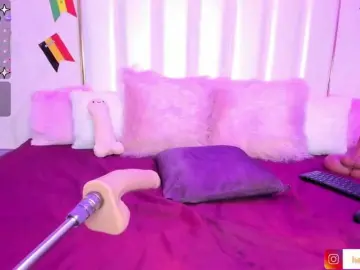 HellenParis  live sex cam