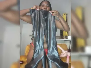 HornyBigAss  live sex cam