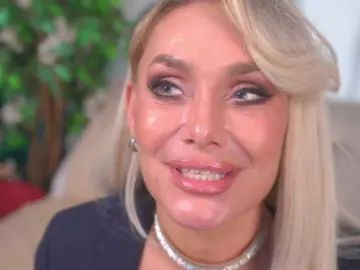 IsadoraDunkan  live sex cam