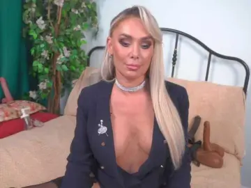 IsadoraDunkan  live sex cam