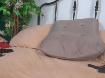 IsadoraDunkan  live sex cam