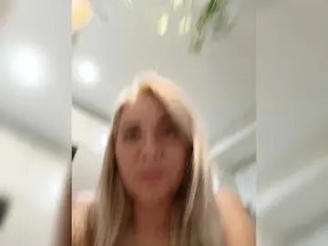 KristinaCherry421  live sex cam