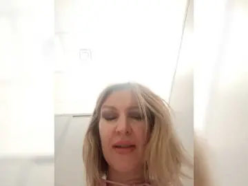 LagoonJoy  live sex cam