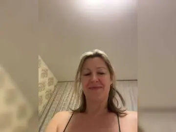 LagoonJoy  live sex cam