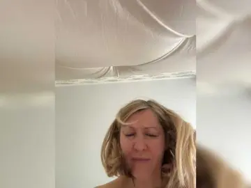LagoonJoy  live sex cam