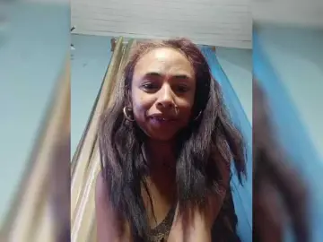 Roxanne03  live sex cam