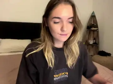 RoxyHorny  live sex cam