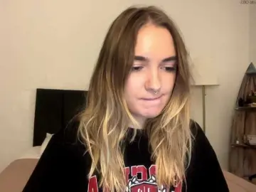 RoxyHorny  live sex cam