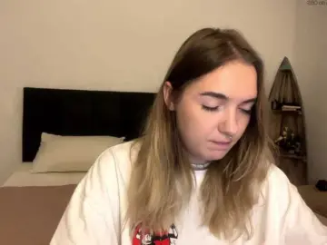 RoxyHorny  live sex cam