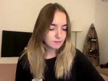 RoxyHorny  live sex cam