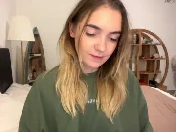 RoxyHorny  live sex cam