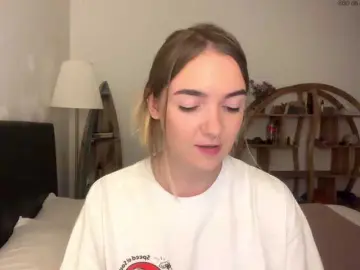 RoxyHorny  live sex cam
