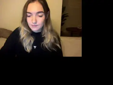 RoxyHorny  live sex cam