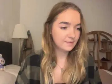 RoxyHorny  live sex cam