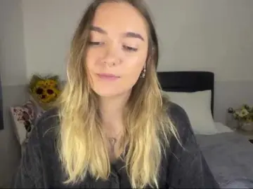 RoxyHorny  live sex cam