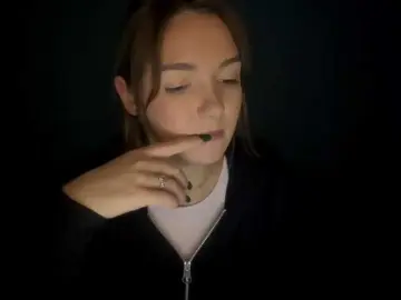 RoxyHorny  live sex cam