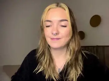 RoxyHorny  live sex cam