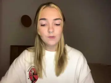 RoxyHorny  live sex cam