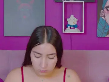 Zoee-moretti  live sex cam