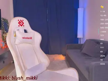 BlushMikki  live sex cam