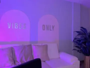 MaiaCollins1  live sex cam