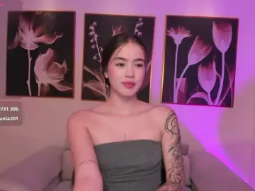 MaiaCollins1  live sex cam