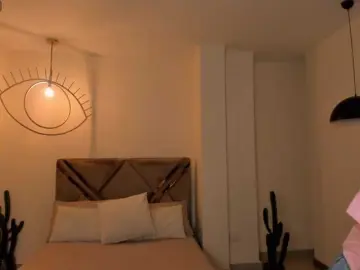 MaiaCollins1  live sex cam