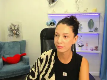 PeachMiragea  live sex cam