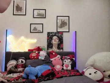 Dolly-ll  live sex cam