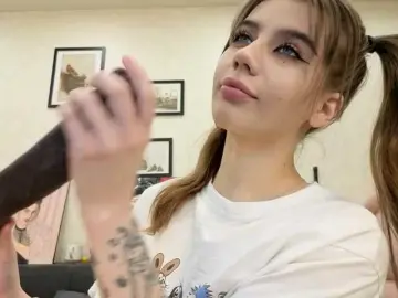 Dolly-ll  live sex cam