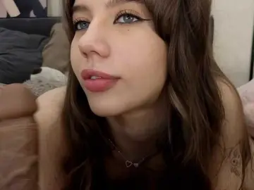 Dolly-ll  live sex cam