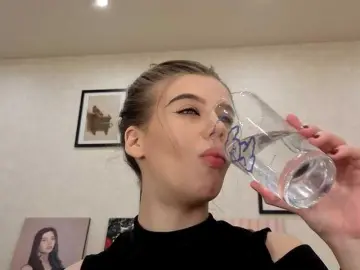 Dolly-ll  live sex cam
