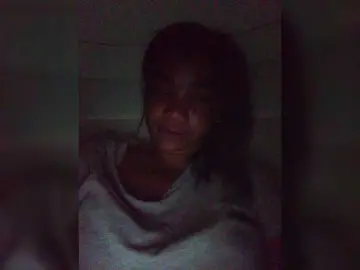 Tryciah  live sex cam