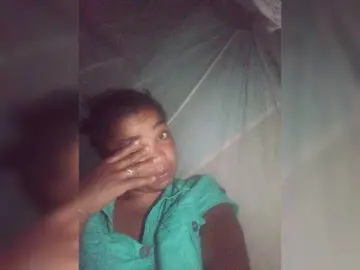 Tryciah  live sex cam