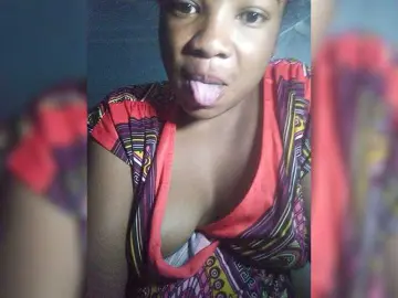 Tryciah  live sex cam