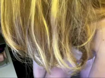 Breakingamber  live sex cam