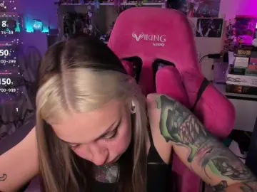 ChloeKohaku  live sex cam