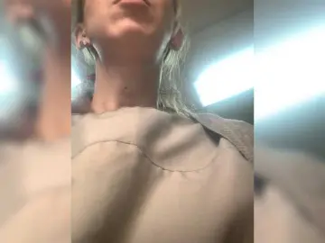 Krohaalenaa  live sex cam