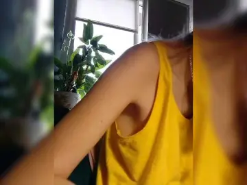 Krohaalenaa  live sex cam