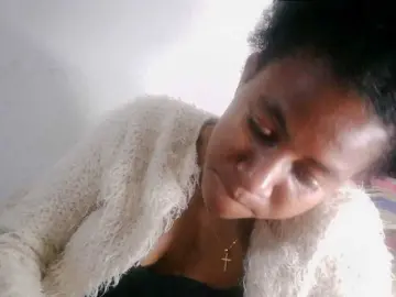 Luanah  live sex cam