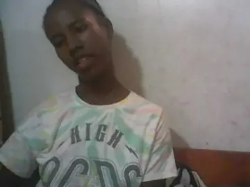 Sexy-Sarah  live sex cam