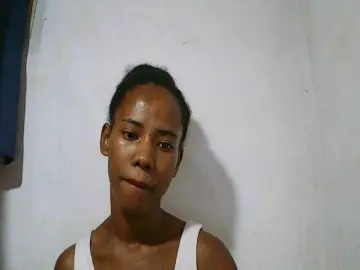 Sexy-Sarah  live sex cam