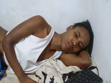 Sexy-Sarah  live sex cam