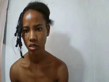 Sexy-Sarah  live sex cam