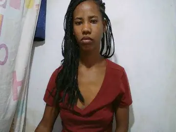 Sexy-Sarah  live sex cam