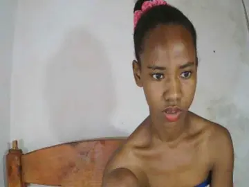 Sexy-Sarah  live sex cam